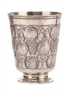 Pucharek z polskimi monetami, około poł. XVIII w. - pic 1